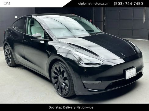 Used 2022 Tesla Model Y Performance image 9