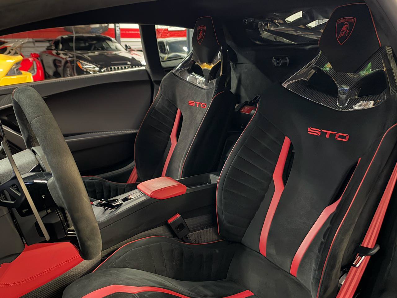 Used 2022 Lamborghini Huracan STO RWD image 22