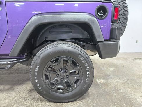 Used 2018 Jeep Wrangler Rubicon w/ Power Convenience Group image 45