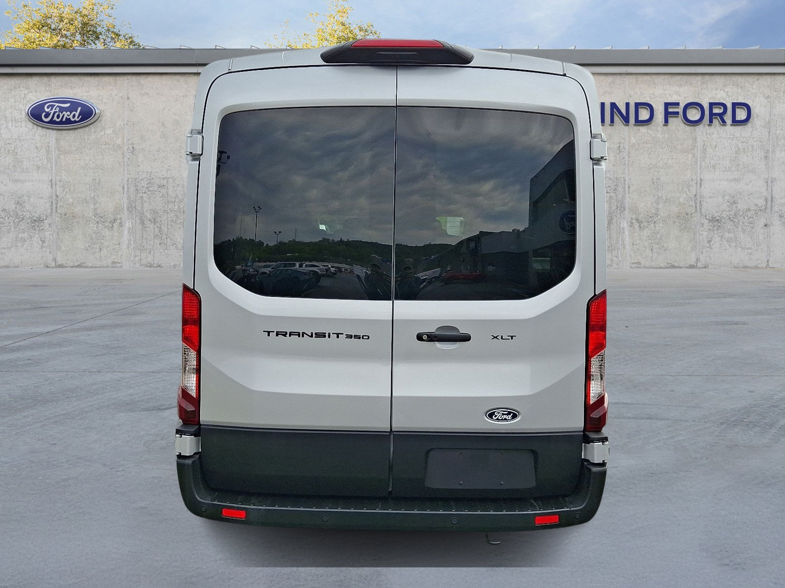 Used 2026 Ford Transit 350 XLT RWD image 5