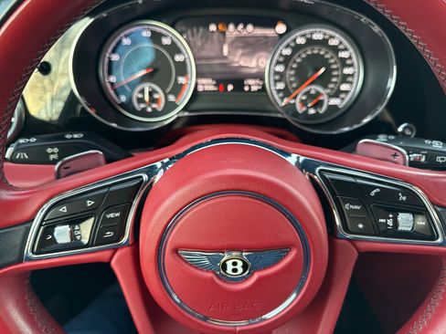 Used 2019 Bentley Bentayga image 82