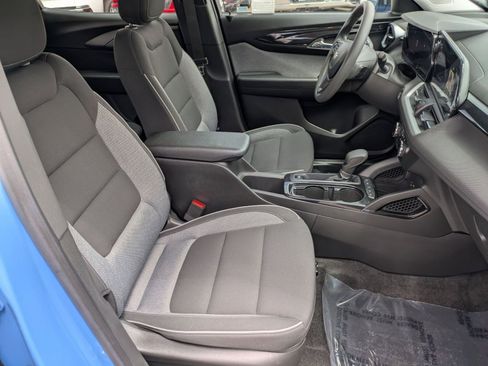 Used 2024 Chevrolet TrailBlazer LS FWD image 27
