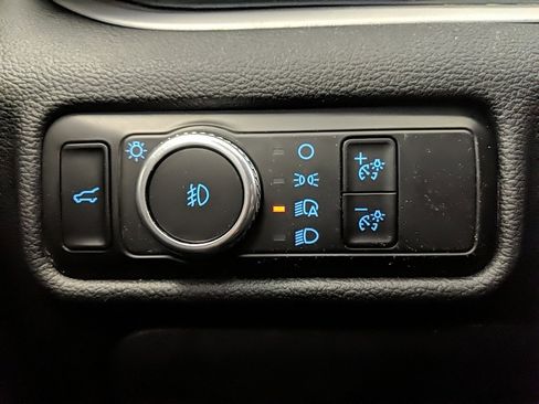 Used 2023 Ford Explorer XLT w/ Equipment Group 202A image 21