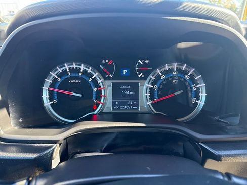 Used 2014 Toyota 4Runner SR5 image 17