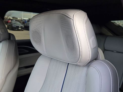 Certified 2025 Cadillac Lyriq Luxury image 12