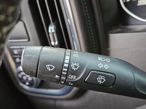 Used 2020 GMC Sierra 1500 SLT image 12