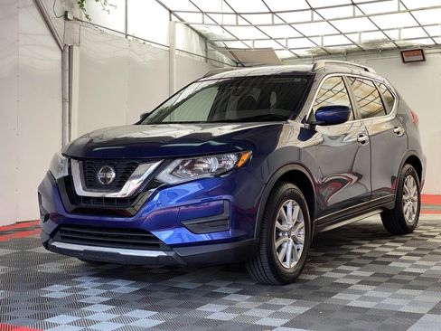 Used 2020 Nissan Rogue SV FWD image 3