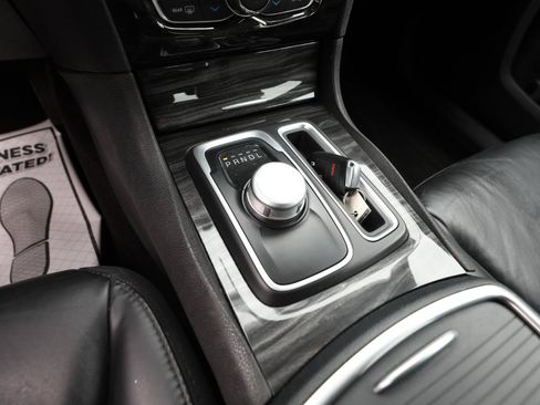 Used 2017 Chrysler 300 Limited AWD/4WD image 16