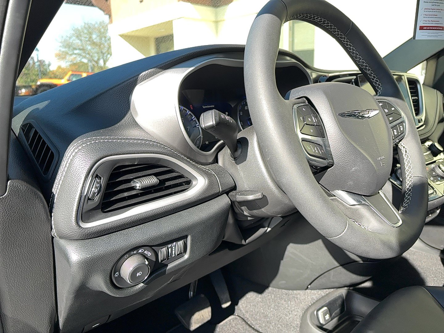 New 2026 Chrysler Pacifica Select AWD/4WD image 20