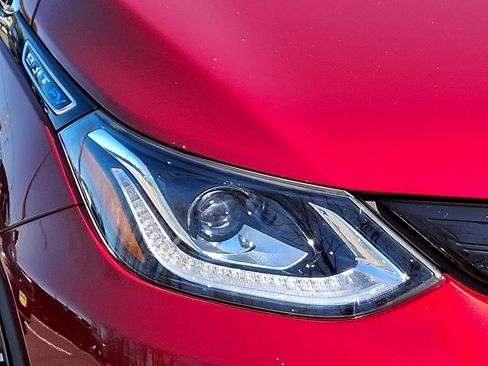 Used 2020 Chevrolet Bolt Premier w/ Infotainment Package image 9