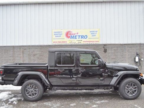 New 2026 Jeep Gladiator Sport image 1