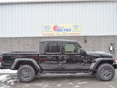New 2026 Jeep Gladiator Sport