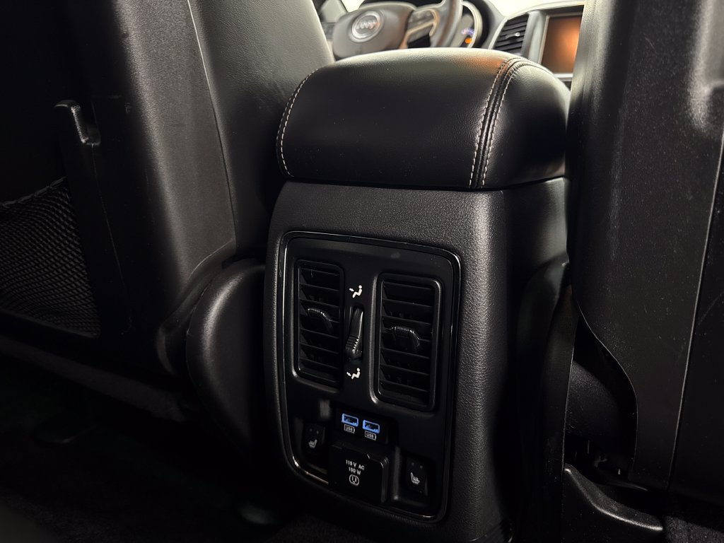 Used 2015 Jeep Grand Cherokee Limited AWD/4WD image 30