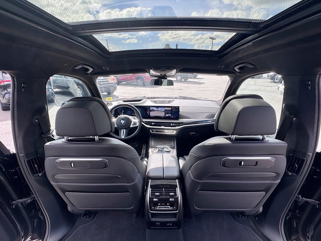 Used 2026 BMW X7 M60i AWD/4WD image 29