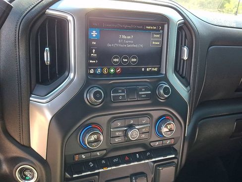 Used 2019 Chevrolet Silverado 1500 RST AWD/4WD image 24