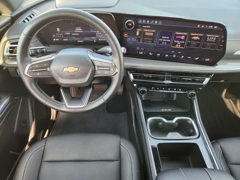 Used 2026 Chevrolet Traverse LT AWD/4WD image 27