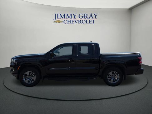 Used 2025 Nissan Frontier SV w/ SV Convenience Package RWD image 2