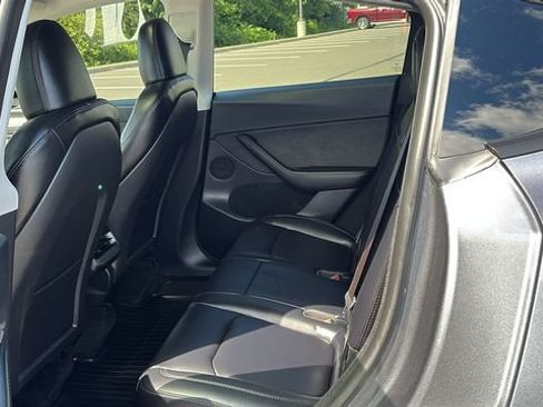Used 2023 Tesla Model Y Performance AWD/4WD image 19