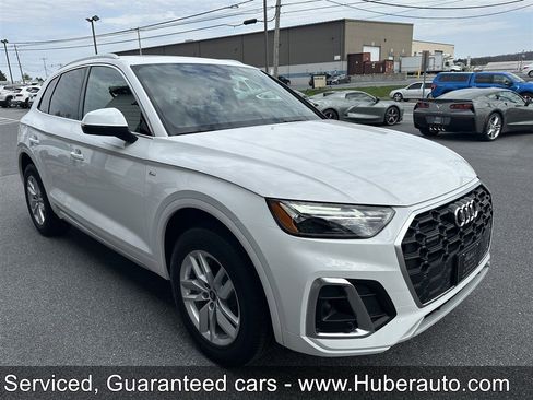 Used 2023 Audi Q5 2.0T Premium w/ Convenience Package image 3