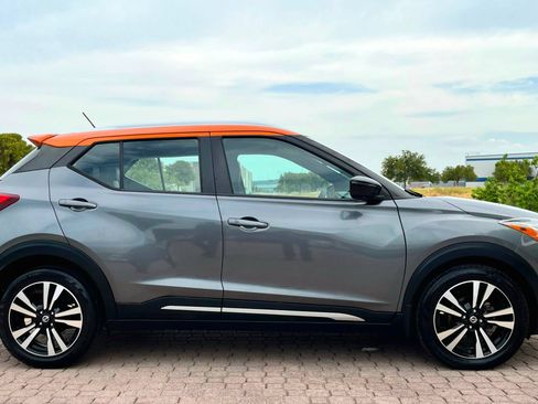 Used 2019 Nissan Kicks SR w/ SR Premium Package FWD image 9