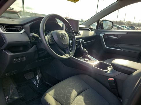 Used 2025 Toyota RAV4 XLE image 19