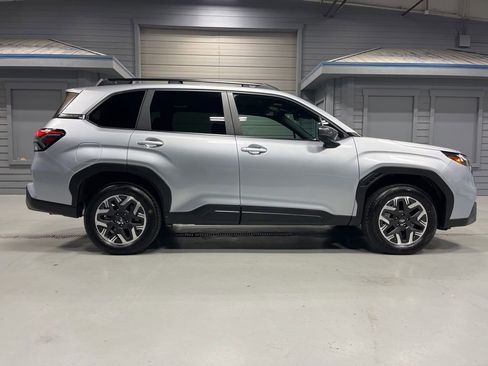 Used 2026 Subaru Forester Premium AWD/4WD image 8
