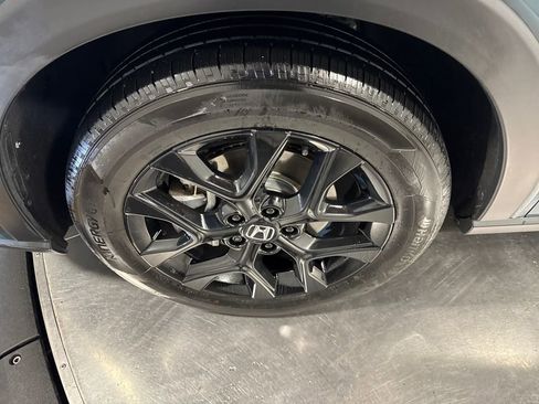 Used 2025 Honda HR-V Sport image 2