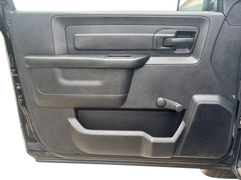 Used 2015 RAM 1500 Express RWD image 18
