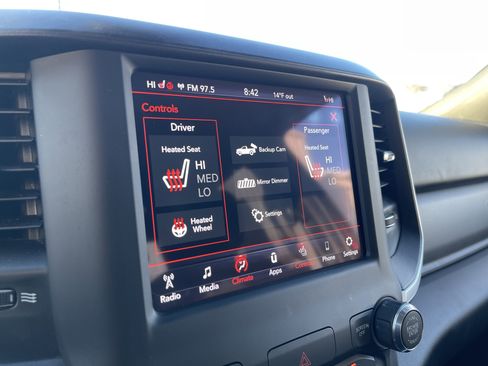 Used 2020 RAM 2500 Big Horn w/ Level 2 Equipment Group image 18