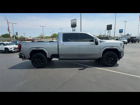 Used 2024 GMC Sierra 2500 Denali w/ Technology Package AWD/4WD image 9