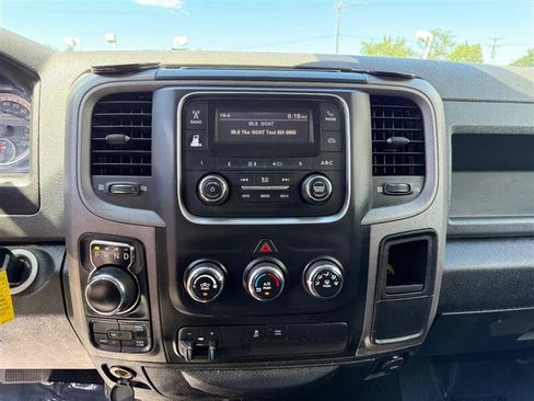 Used 2018 RAM 1500 Express AWD/4WD image 37