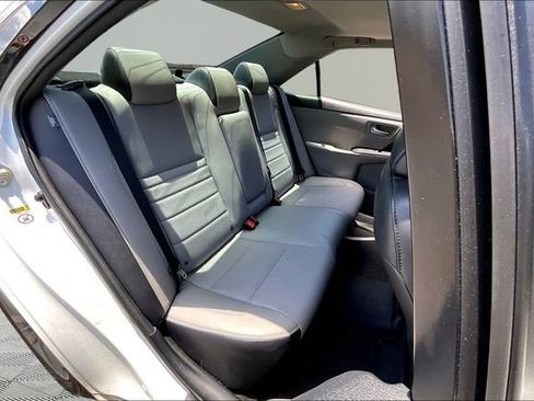 Used 2017 Toyota Camry SE FWD image 17