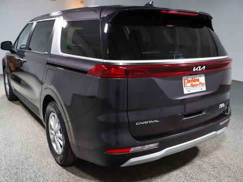 Used 2024 Kia Carnival LX image 9