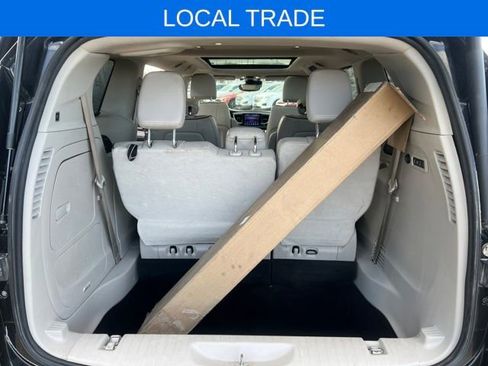 Used 2017 Chrysler Pacifica Limited image 21