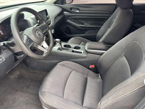 Used 2022 Nissan Altima 2.5 S FWD image 3