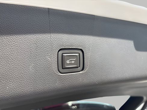 Certified 2023 Chevrolet Traverse High Country w/ LPO, Floor Liner Package AWD/4WD image 13