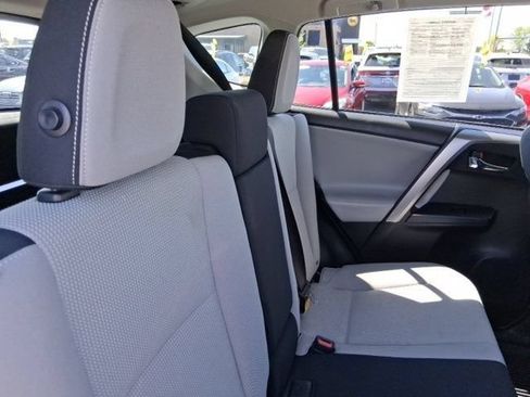 Used 2018 Toyota RAV4 XLE AWD/4WD image 8