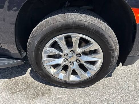 Used 2022 Chevrolet Suburban Premier AWD/4WD image 12