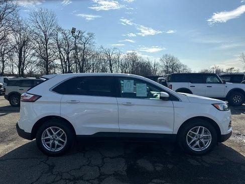 Certified 2022 Ford Edge SEL w/ Convenience Package image 4