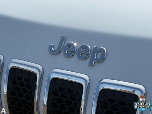 Used 2022 Jeep Cherokee Latitude Lux w/ Mopar Interior Package image 32