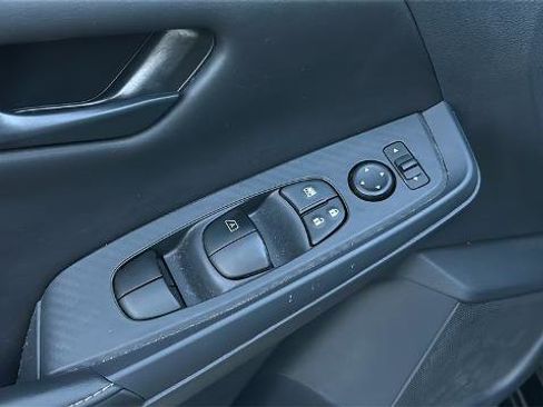 Certified 2025 Nissan Sentra S image 9