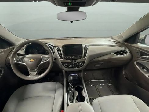 Used 2022 Chevrolet Malibu LT FWD image 9