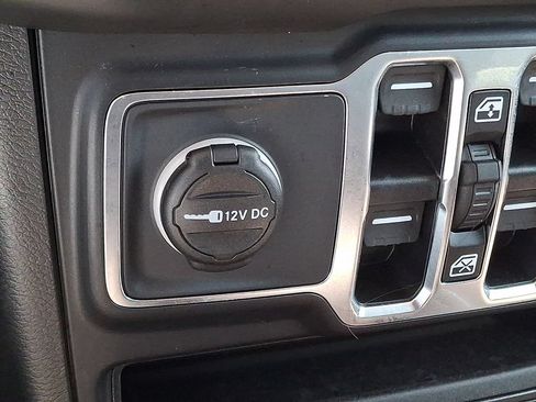 Used 2021 Jeep Gladiator Overland w/ Popular Equipment Package AWD/4WD image 25