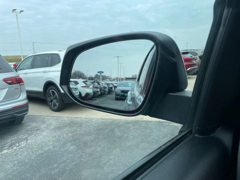 Used 2020 Toyota Tacoma TRD Off-Road image 35