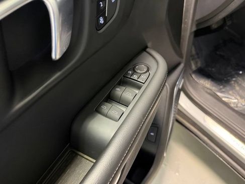 Used 2025 Buick Enclave Preferred w/ Power Package AWD/4WD image 14