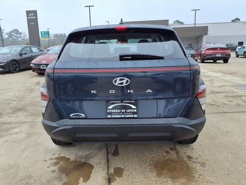 New 2026 Hyundai Kona SE image 3
