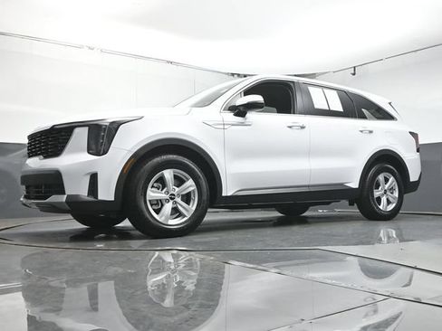 Used 2026 Kia Sorento LX FWD image 33