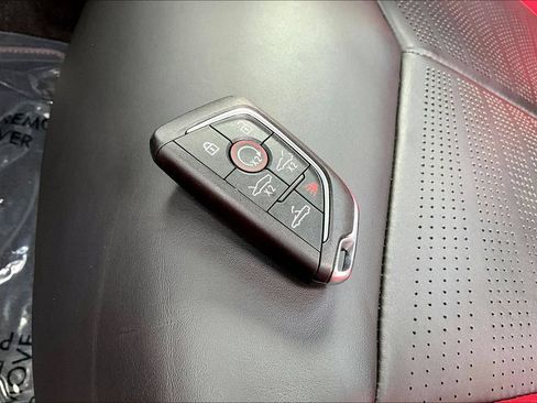 Used 2023 Chevrolet Corvette Stingray Premium Conv w/ Z51 Performance Package RWD image 32