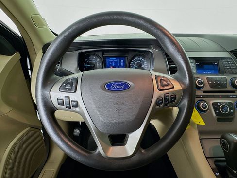 Used 2016 Ford Taurus SE image 11