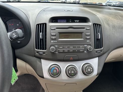 Used 2009 Hyundai Elantra GLS FWD image 18